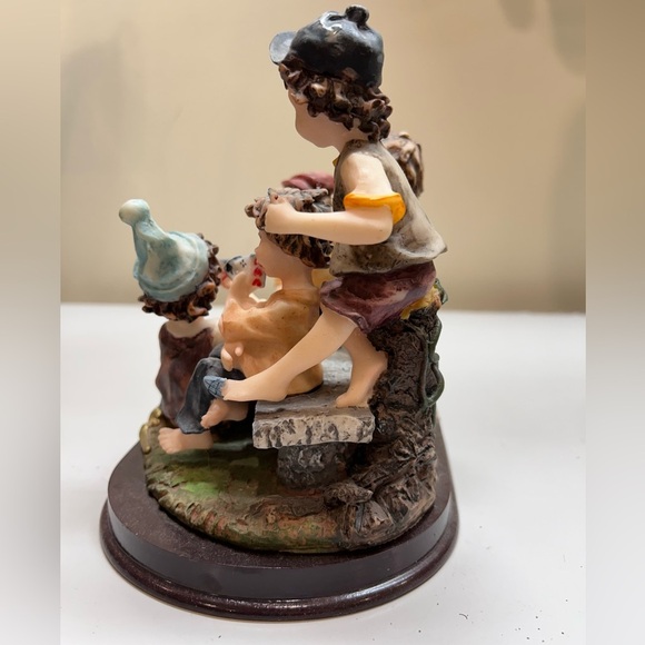 Vintage Monnet Collection Resin Art Piece Figurines Kids On Bench Playing Cards - Picture 3 of 6